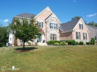 93 Aquifer Dr, Falling Waters, WV 25419