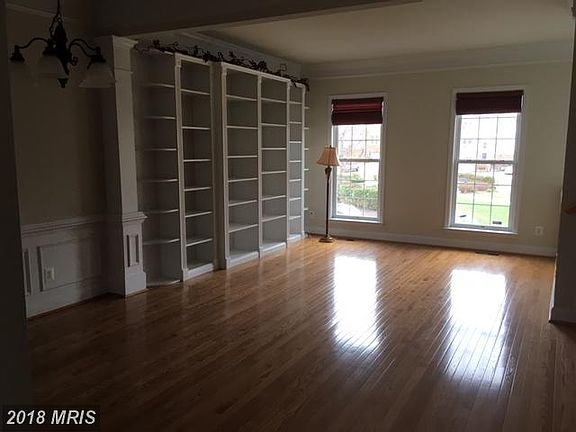 Living Room WITH BUILD INS