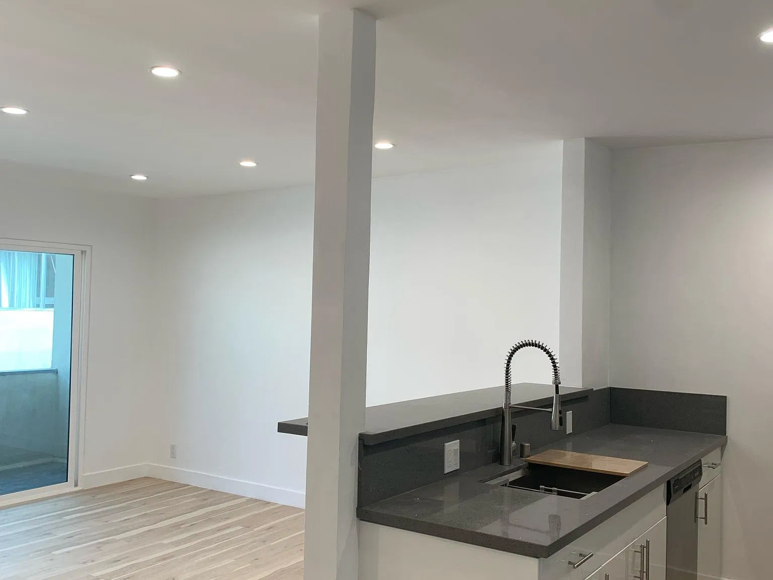 4241 McLaughlin Ave — Photo 4