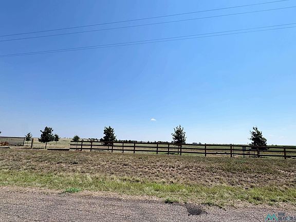 4th image of 892 N Lakes Dr