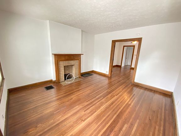 3rd image of 2890 Indianola Ave #2890