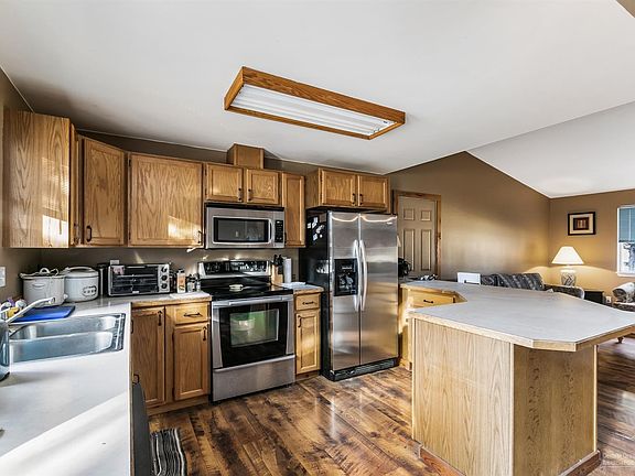 2nd image of 13265 SE Southwood Dr