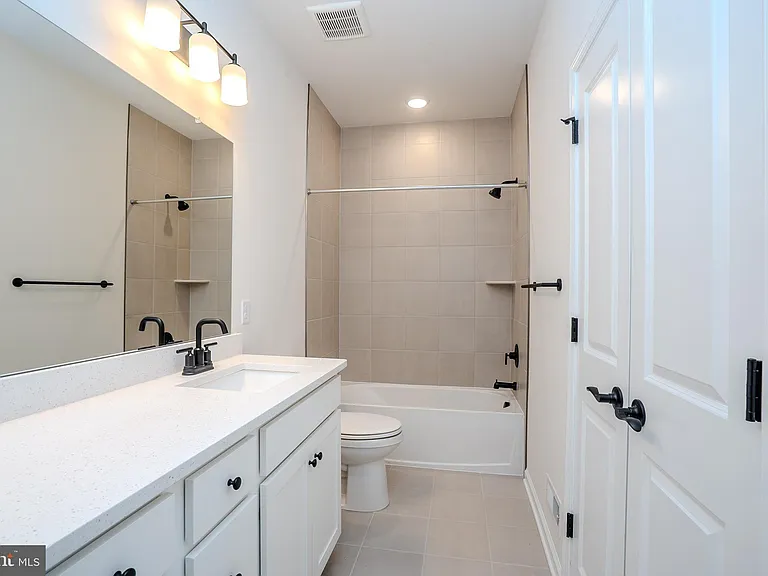 507 Reading Ct — Photo 19