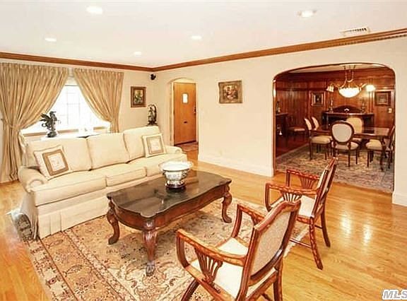 4th image of 25 Willetts Ct