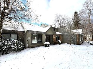 1922 S Ridge Ct, Hidden Valley, PA 15502