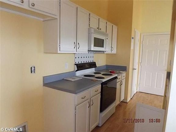 3rd image of 10216 Wolfe Manor Ct
