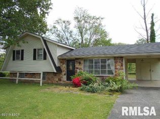 1013 Dorris Heights Rd, Harrisburg, IL 62946