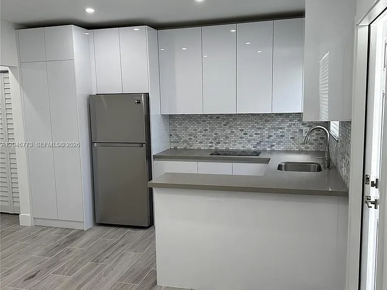 551 SW 57th Ave #2 — Photo 2