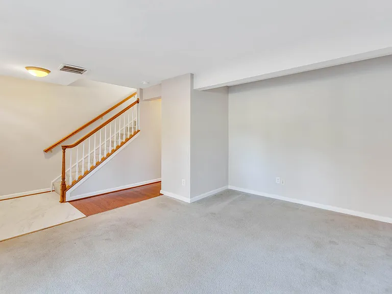 15744 Kensington Palace Ln — Photo 9