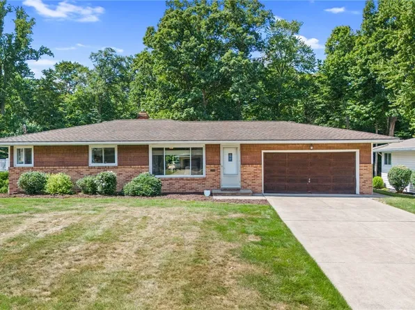 7702 Ragall Pkwy, Middleburg Heights, OH 44130