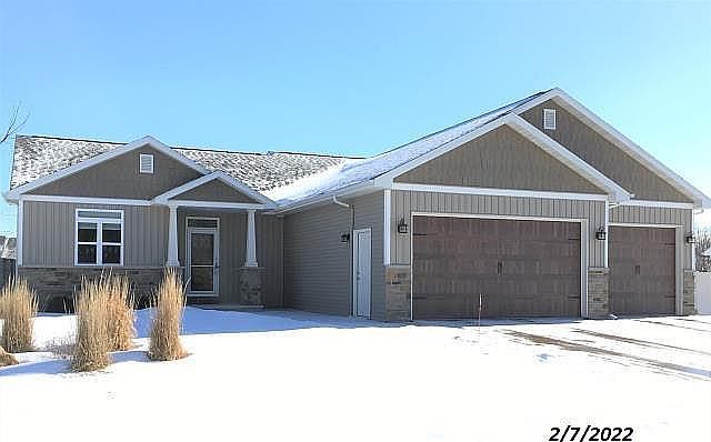 1st image of 2454 Maple Grove Dr