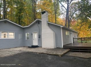 2142 Fawn Ln, Bushkill, PA 18324