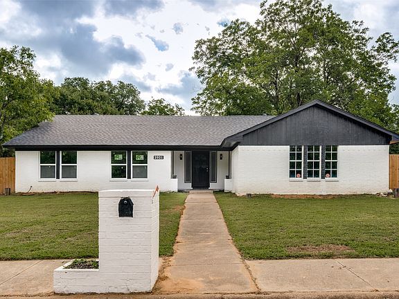 2nd image of 2921 Hitson Ln