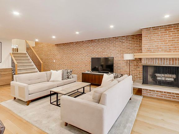 3rd image of 1821 Wildberry Dr Unit A