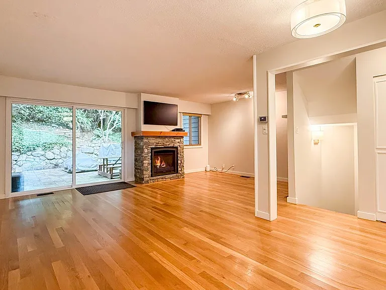 1530 McNair Dr — Photo 11