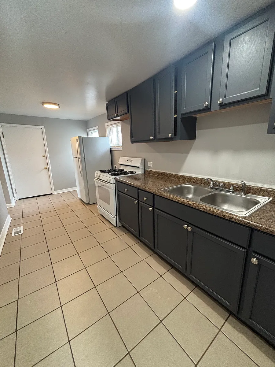 Building Photo - 1009 N Parkside Ave #1