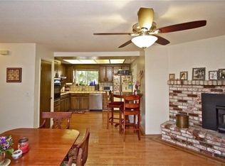 542 Sunnyvale Dr, Healdsburg, CA 95448