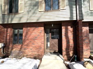 5 Winston Ct, Amherst, MA 01002