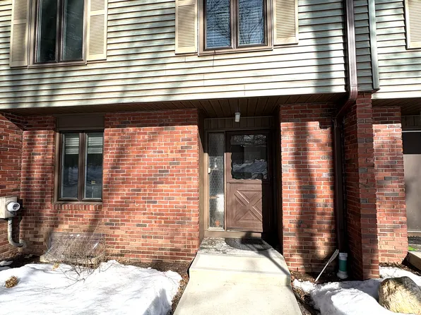 5 Winston Ct, Amherst, MA 01002