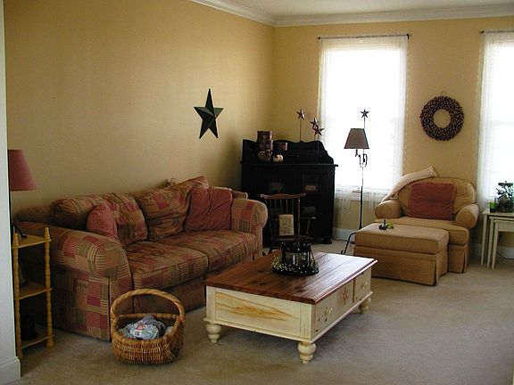 living room 9' ceiling