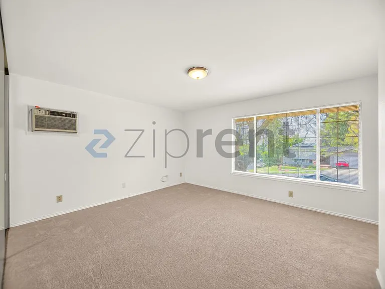 9534 Swinton Ave — Photo 20