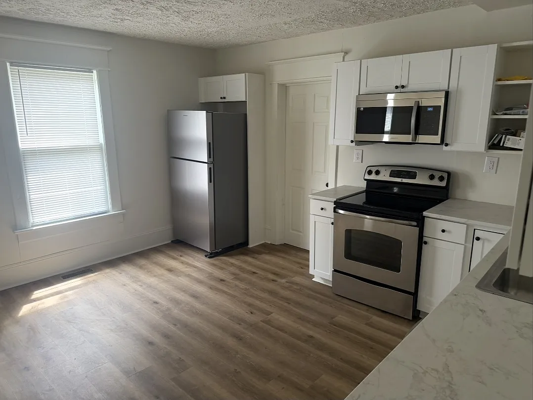 4 bed, 1440 sqft, $1,650 — Photo 2