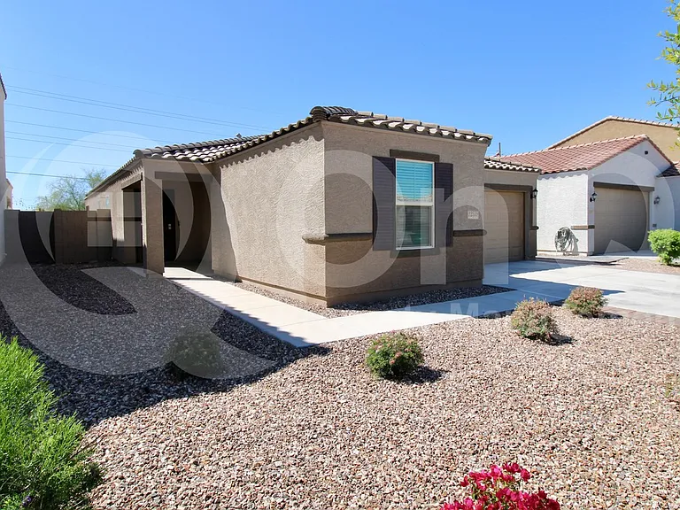 12539 W Glenn Dr — Photo 2