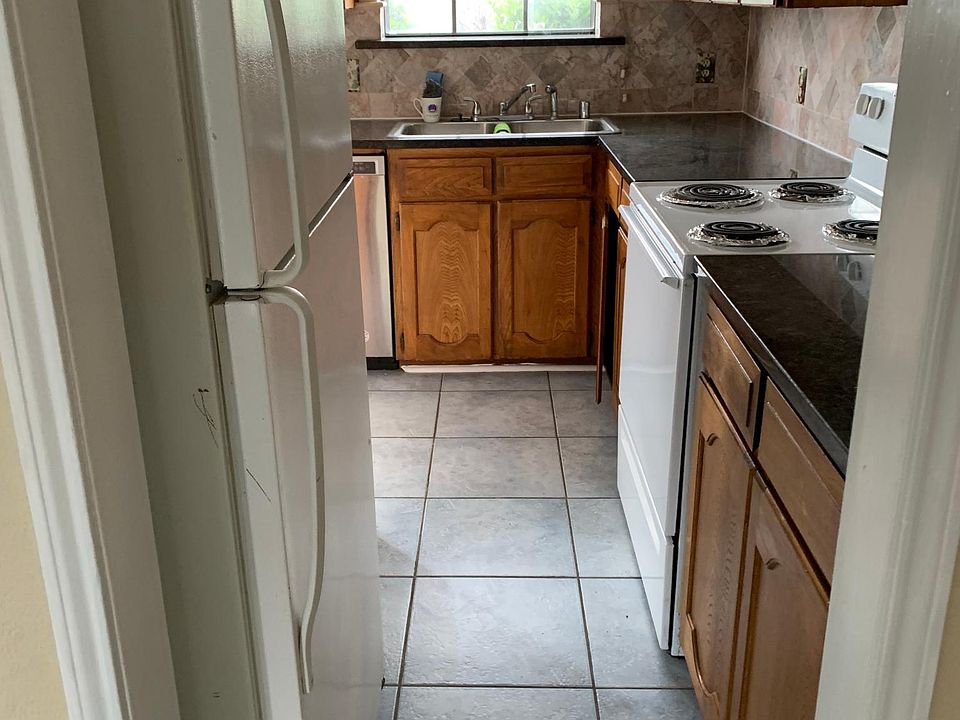 2nd image of 7608 Chapin Rd #B