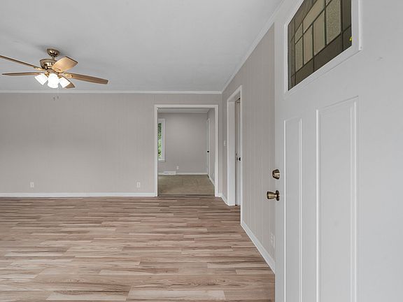 5th image of 809 Amanda Dr