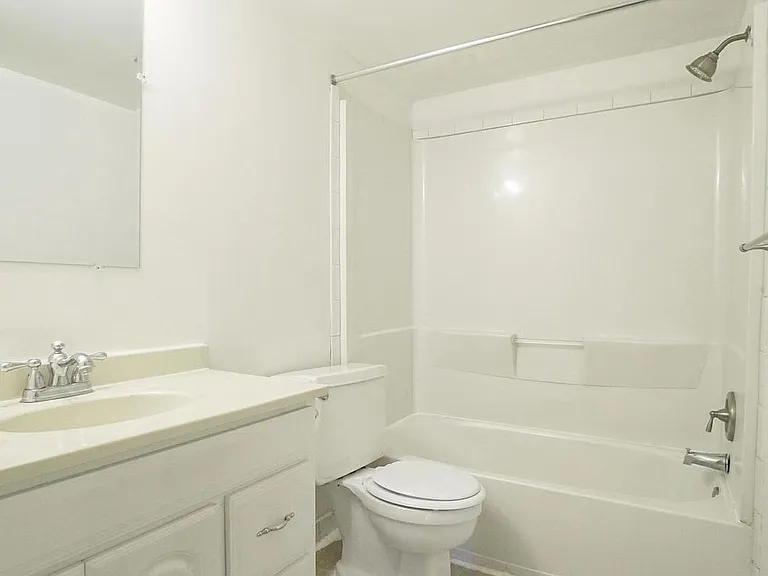 525 N Armistead St #302 — Photo 10