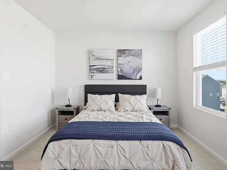 163 Anthem St — Photo 20