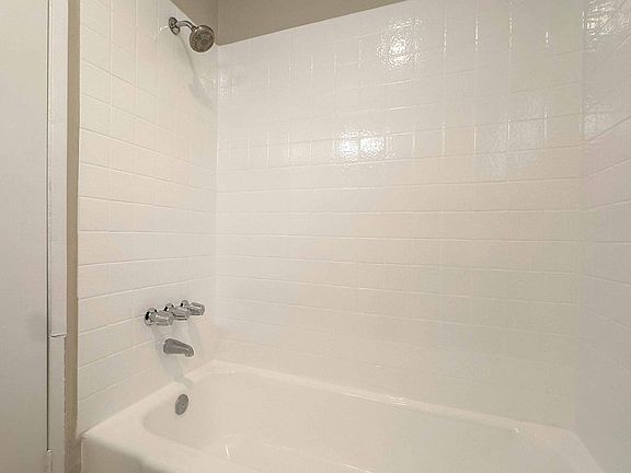 4th image of 2855-2865 A St #2865-04