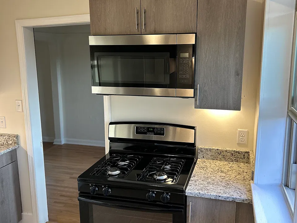 2581 S Austin St #7