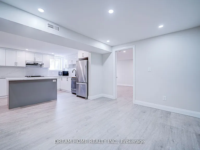 23 Manorcrest St #LOWER — Photo 10