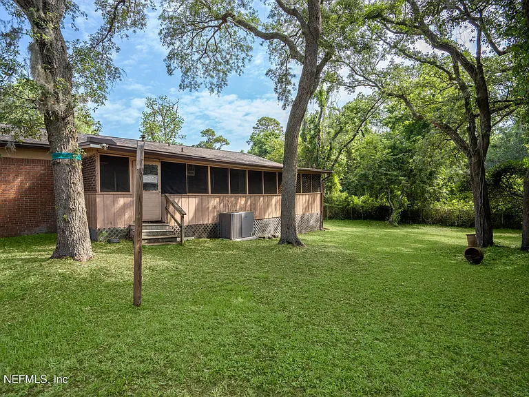 253 Cowry Rd — Photo 24