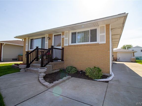 4th image of 60 Joanne Ln