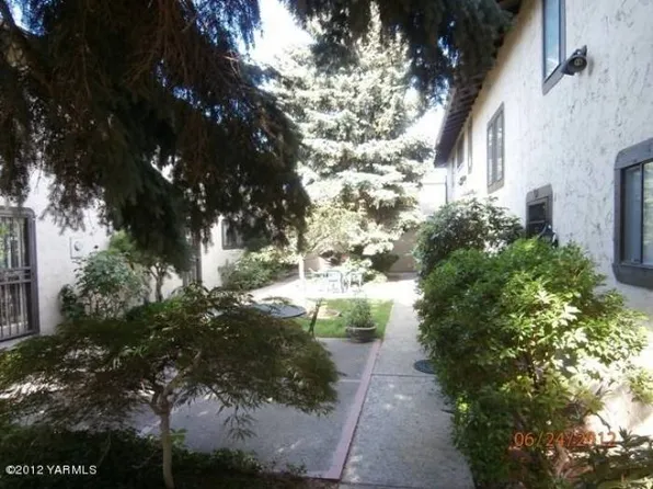 207 S 8th Ave, Yakima, WA 98902