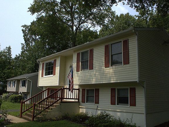 3rd image of 411 Polk Dr