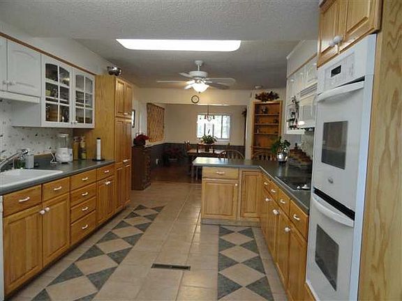 5th image of 610 W Hobbs St