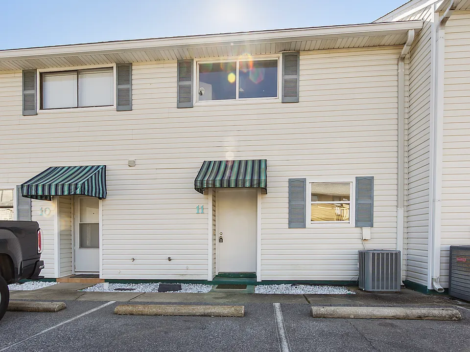 51 Cross Creek Rd #11
