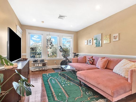 5th image of 772 Centre St APT 4