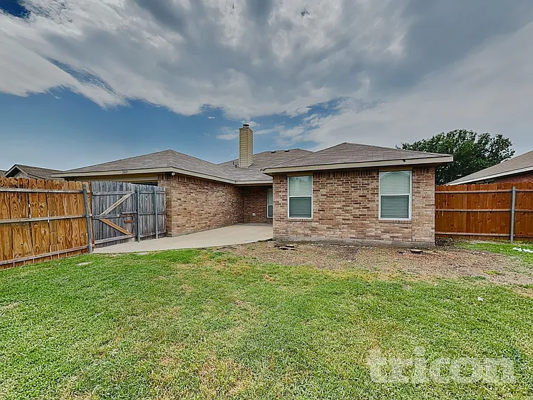 1563 Nottingham Dr — Photo 17