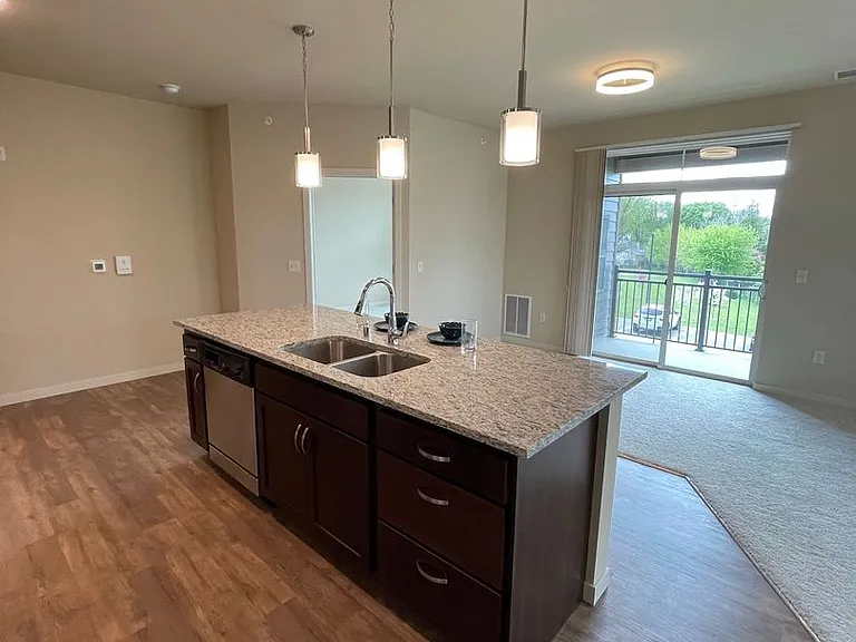 Lincoln Street Apartments — Photo 43