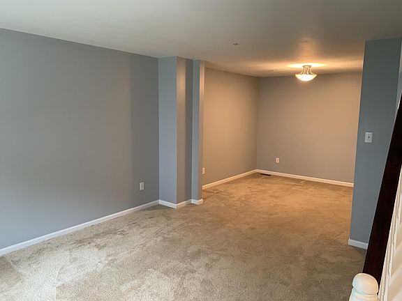 3rd image of 303 Black Walnut Dr