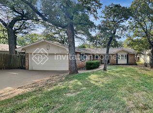 2815 Norwood Ln, Arlington, TX 76013