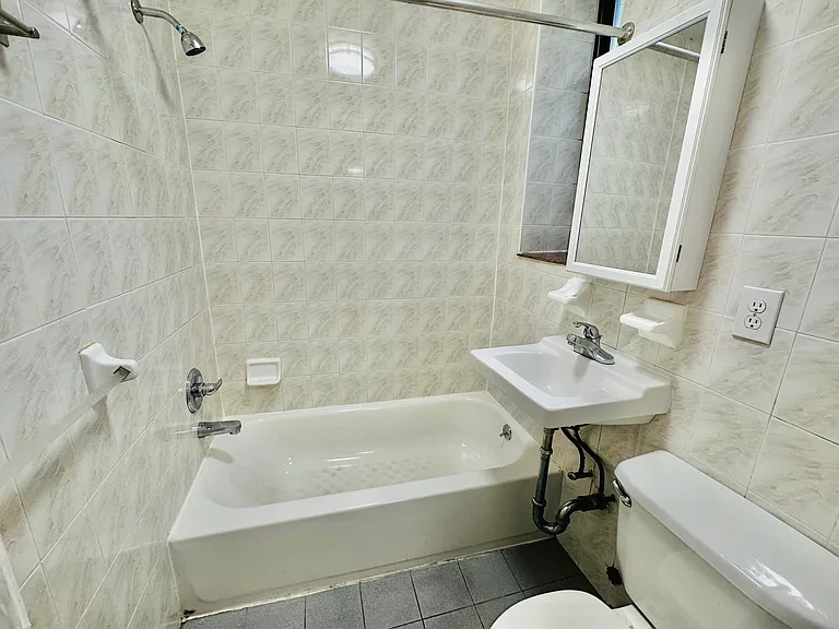 230 W 24th St #4W — Photo 6