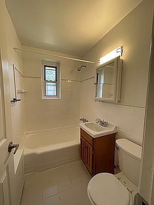 4th image of 4011 192nd St #6