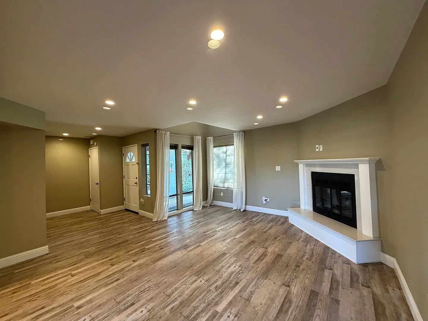 Crickelwood Community Townhome! — Photo 4