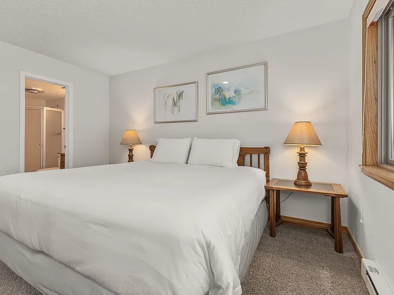 Ensuite Bedroom 1 | King Bed