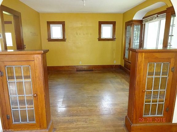 4th image of 2026 E 30th St